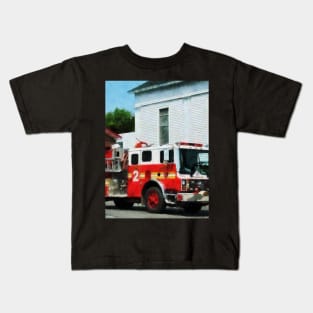 Firemen - Fire Engine in Front of Fire Station Kids T-Shirt